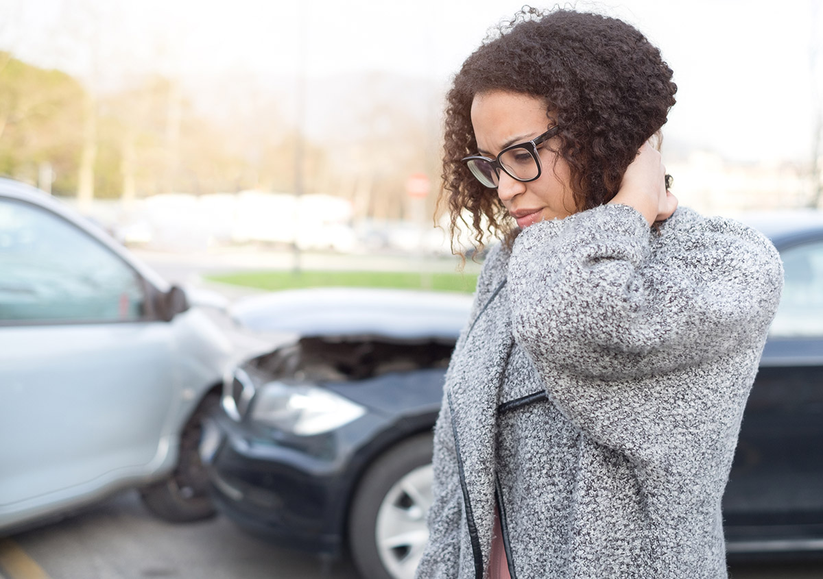 A women facing auto accident injury after having car crash